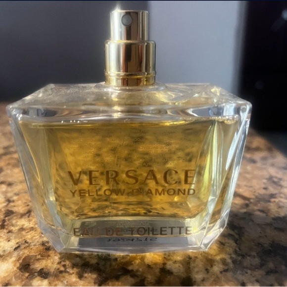 Versace Yellow Diamond Perfume - Picture 2 of 4